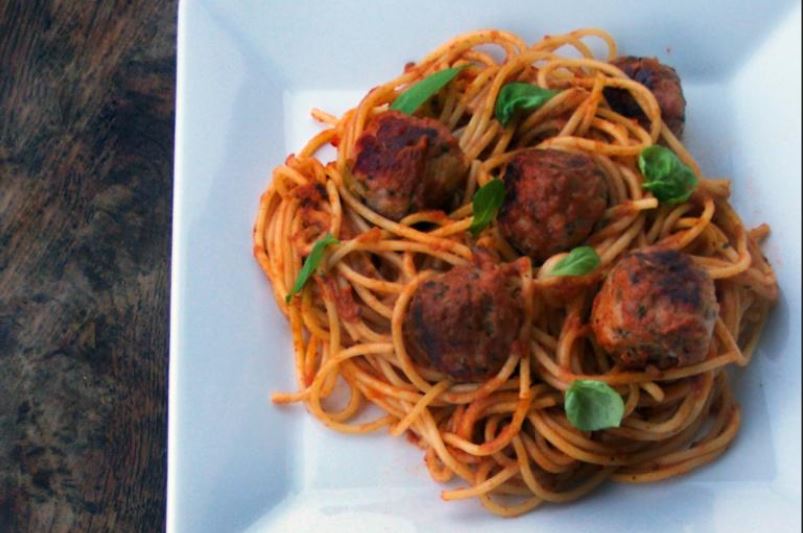 Spaghetti z klopsikami – spaghetti meatballs