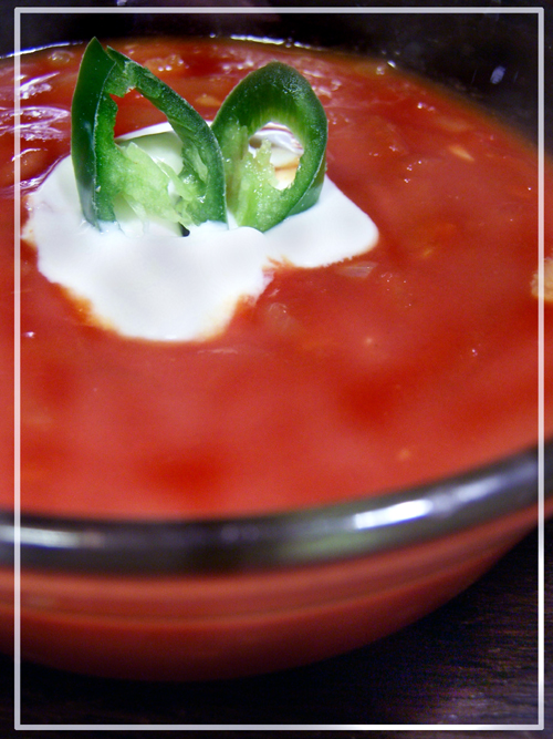 Pikantna zupa pomidorowo-paprykowa